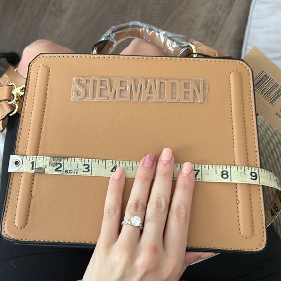 Steve Madden Tan Crossbody Bag with pouch - Picture 8 of 9